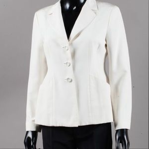 Iconic “30 Montaigne” Dior Blazer by Maria Grazia Chiuri